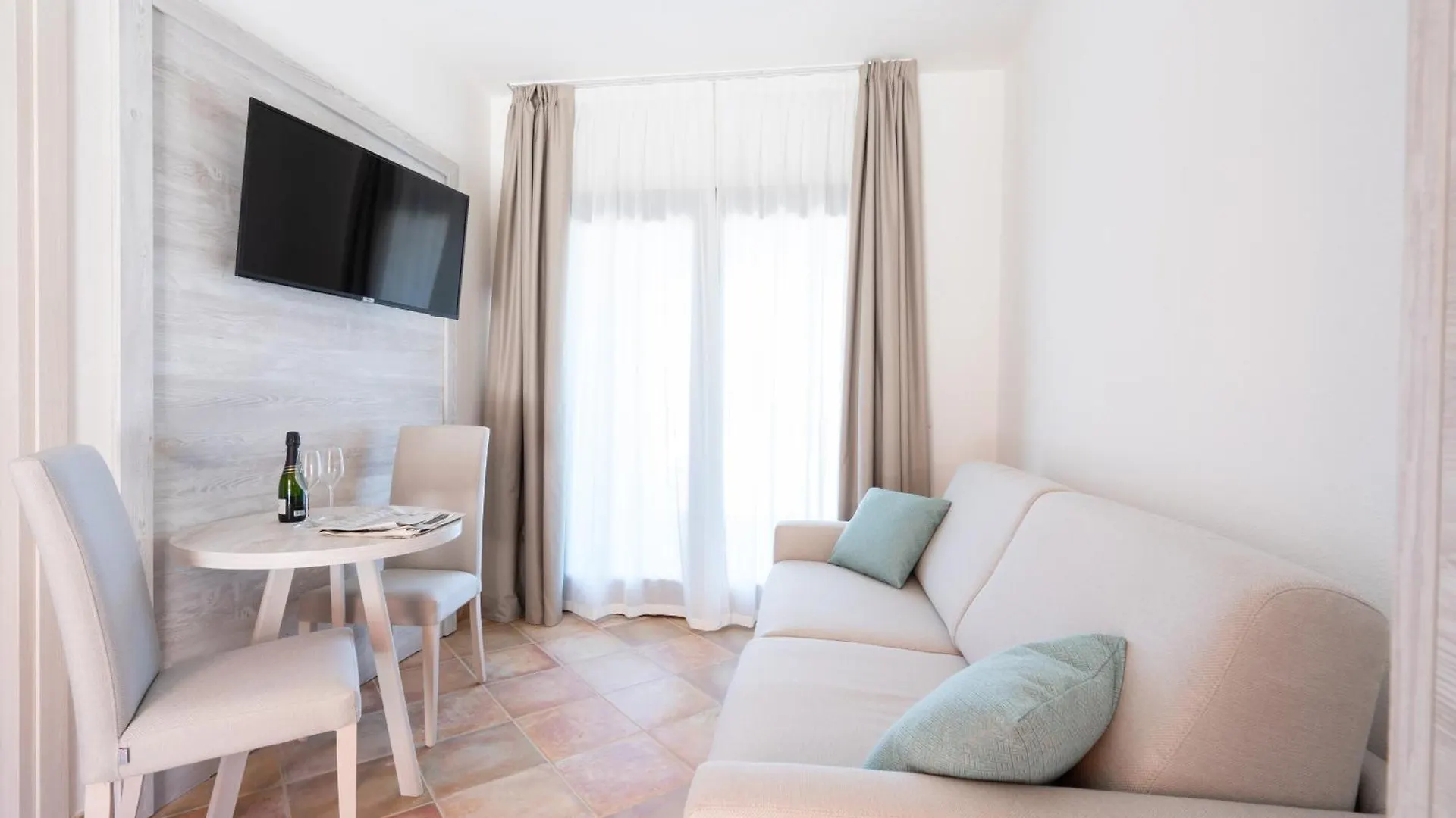 Hotell Red Sun Village Isola Rossa