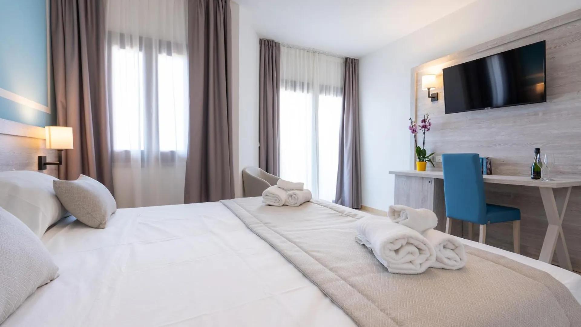 **** Hotel Amareclub Red Sun Village Isola Rossa  Italy